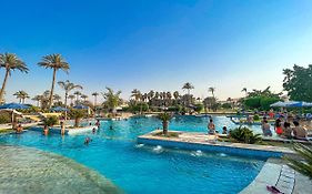 Sakkara Country Club